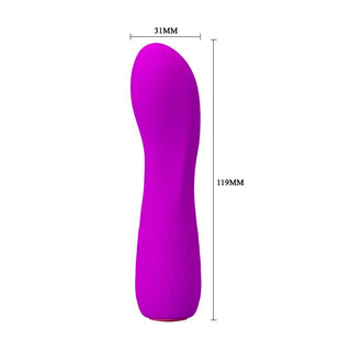 Kompakt vibrator, PrettyLove Adam Vibe, i medicinskt silikon visas upprätt med tydligt märkta mått: 119 mm hög och 31 mm bred.