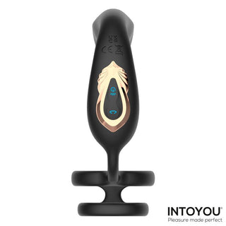 Intoyou Bruce-prostatamassager i svart och guld, tillverkad av silikon, med 360°-funktion och inbyggda kontrollknappar, sett ovanifrån.