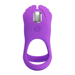 Silas Vibrerande Penisring är en lila dubbelring i silikon med 7 vibrationslägen. Med en kronbladsliknande strukturerad design och en enkel på/av-knapp är den USB-uppladdningsbar för bekväm ström var som helst.