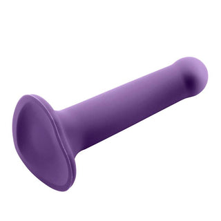 En Liquid Silikon Dildo 16 cm i lila, med en utsvängd bas och kraftfull sugpropp, visad på en vit bakgrund.