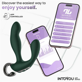 Greeny Prostatavibrator med Appstyrning visa bredvid två smartphones som visar kontroll- och vibrationslägen på skärmen.
