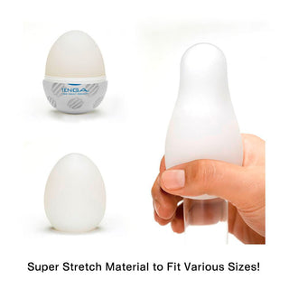 Tre vyer av Tenga Egg Sphere, ett vitt äggformat objekt, som sträcks ut av en hand, med text som betonar det töjbara materialet.