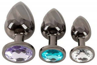 Utforska Metall Butt Plug Set för temperaturspel och anal stretching. Dessa pluggar kommer med släta, avsmalnande design och juvelförsedda baser i lila, turkos och klara nyanser. Upplev ett sensoriskt äventyr med storlekar som passar alla upplevelsenivåer.