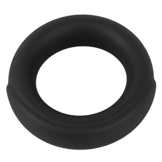 Erecto Single Cock Ring är en svart, slät, cirkulär penisring av flytande silikon med en något upphöjd kant, visad ovanifrån på en vit bakgrund.