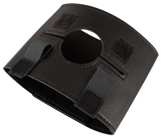 Armband i svart läder för sexslinga med en rund öppning, kardborreband och ergonomiska handtag.
