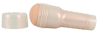 Blake Blossom Fleshlight, formad som en ficklampa, har en avtagbar keps och en mjuk beige Superskin-insats för en realistisk upplevelse.