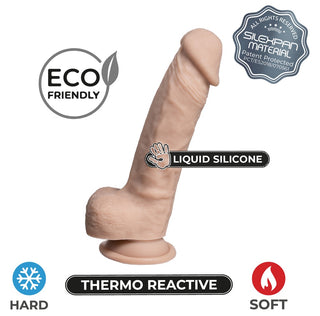 SilexD 7" Real Skin Dildo är en hudtonad, realistisk dildo tillverkad av miljövänlig silikon med Silexpan, som erbjuder termoreaktiva egenskaper och en sugbas för mångsidig njutning.