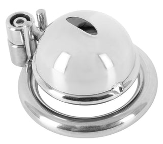 Mini-penisbur med lås, silverfärgad metall, rund ring, välvt lock, små stift och en öppning upptill.