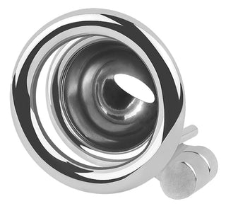 Silverfärgad infälld takspotlight med rund ram, justerbar hållare; metallisk design.