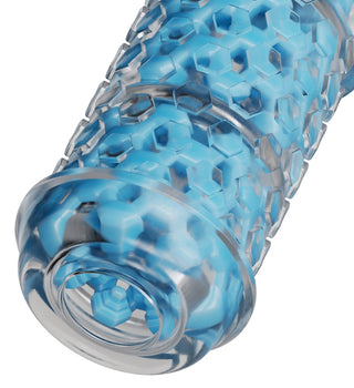 Handy Mod Core Sleeve, en genomskinlig enhet med blå sexkantiga mönster som syns inuti.