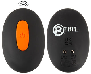 Den eleganta svarta trådlösa musen, med en livlig orange strömknapp och logotyp på baksidan, kombinerar funktionalitet med stil som liknar den sofistikerade Vibrerande Scrotumstimulator Rebel.