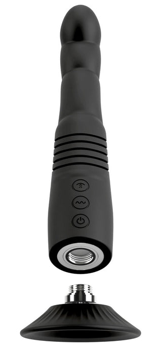 G- & P-Spot Thrusting Vibrator är en svart, kroppsvänlig silikonmassageapparat med räfflat handtag, kontrollknappar och sugkoppsbas – perfekt för G-punkts- eller prostatastimulering.