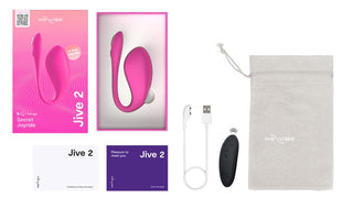 Den bärbara WeVibe Jive 2 vibratorn kommer med sin låda, manualer, USB-laddare, en praktisk förvaringsväska för diskret förvaring och tillbehör som en fjärrkontroll eller app.