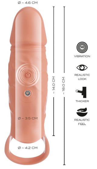 Realistixxx RealSleeve Close vuxenleksak erbjuder en vibrerande upplevelse med integrerade knappar. Dess realistiska utseende och tjockare design förstärker dess verklighetstrogna känsla, med dimensioner på 4,6 cm diameter, 14-18 cm längd, 3,5 cm kroppsdiameter och 4,2 cm ringdiameter.