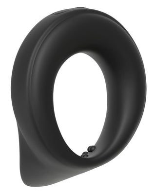 Vibrerande Ballring Rebel är en svart silikonringformad sexleksak med slät yta och tre små metallprickar inuti, avsedd för erektionsstöd.