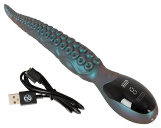 Octo Vibes Tentacle Vibrator har en lång, tentakelformad design, en digital display och levereras med en USB-laddningskabel.