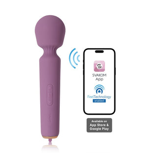 Svakom Mini Emma Neo Massagewand bredvid en smartphone med Svakom-appen, perfekt för styrning på långa avstånd. Ladda ner på App Store & Google Play.