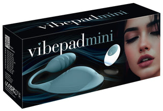 Vibepad Mini sittvibrator i svart, med inre och yttre stimulering, fjärrkontroll och en smidig design i silikon.