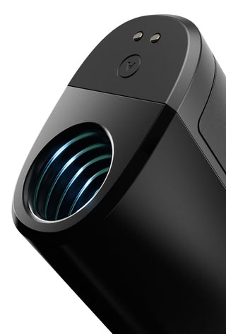 En närbild av Arcwave Ion 2 Masturbator med en cirkulär blå upplyst öppning och två små knappar framhäver dess eleganta design och avancerade Pleasure Air-teknik.
