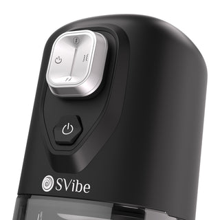 Närbild av den svarta IKON VOLT Masturbator med en silverfärgad ratt, strömknapp på framsidan, flera vibrationslägen och värmefunktion för ökad njutning.