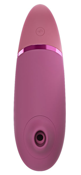 Stimulator i rosa silikon med metallisk accent, rundad design och Pleasure Air-teknik.