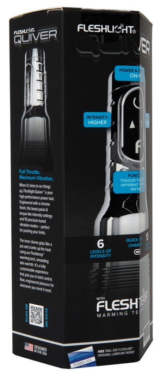 Fleshlight Quiver Masturbator i genomskinligt material med en texturerad innerhylsa, visas med kontrollknappar på fodralet.