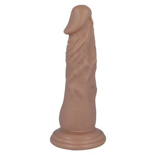 En beige texturerad 6 tums Realistisk dildo med en rundad bas visas mot en vit bakgrund.