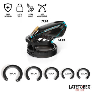 Latetobed Chastity Cage Black har anpassningsbara ringar (3,5-4,9 cm), är ultralätt, säker och låsbar - perfekt för säker komfort och långvarig avhållsamhet i en klassisk penisburdesign.