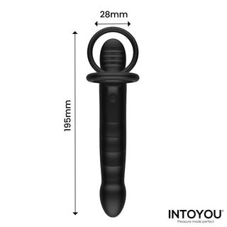 Svart silikondildo med två ändar, strukturerad yta, ringhandtag och INTOYOU-logotyp vid basen.
