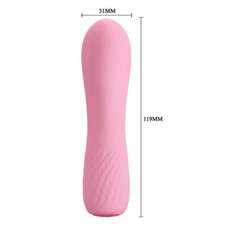 Pretty Love Alice Mini Vibrator är en rosa, vattentät enhet tillverkad av silikon av medicinsk kvalitet, som mäter 119 mm lång och 31 mm bred, med ett texturerat grepp i ena änden.