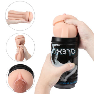 En hand som håller i SHEQU Classic Vaginamasturbator, utformad för att ge en realistisk känsla.