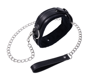 Svart bondagehalsband i konstläder med ett koppel av metallkedja.