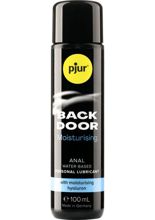 En svart 100 ml flaska Pjur Backdoor Analglidmedel, ett vattenbaserat glidmedel tillverkat i Tyskland för anala intima upplevelse, har fuktgivande hyaluron och analavslappning fördelar.