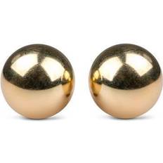 Två guldglänsande metallkulor, Klassiska Ben Wa-knipkulor, är placerade sida vid sida på en vit bakgrund - perfekt för effektiv bäckenbottenträning.