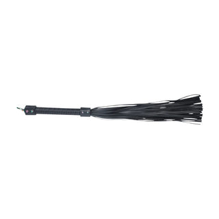 Svart Flogger PU Läder har ett omlindat handtag och flera svansar, vilket gör den idealisk för BDSM-entusiaster.