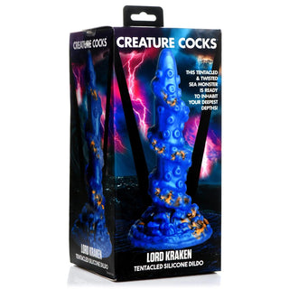 Box av en blå silikondildo med detaljer med tentakel-tema, märkt som Lord Kraken Tentacle Dildo och gjord av kroppssäkert silikon, med stormiga havkonstverk som framhäver de intrikata tentakeldetaljerna.