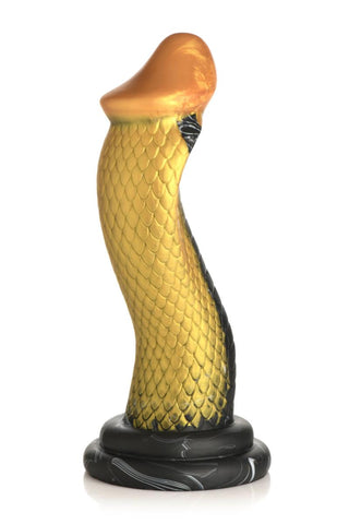 Utforska den eleganta Golden Mamba Dildo, en högkvalitativ skulptur med silikonorm-tema med gyllene skalor, en orange topp och en svart lindad bas i en S-formad design som symboliserar charm.