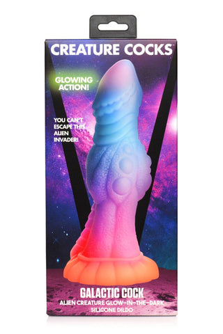 Glow-In-The-Dark Alien Dildo har livfulla förpackningar med rymdtema och är gjord av ftalatfri silikon, och erbjuder en utomjordisk design för en verkligt fängslande och lockande upplevelse.