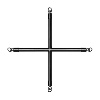 Hogtie i Metall Med Bojor är en svart metall bondage bar med fyra armar som bildar ett kors, var och en slutar i öglor.