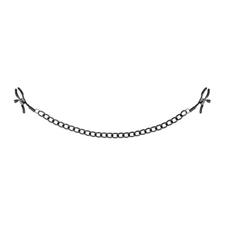 Nipple Clamps with Chain" är justerbara klämmor sammanlänkade med en metallkedja, som visas på en vit bakgrund.