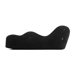 Uppblåsbaren The Lounge Sexkudde är en elegant svart, kilformad möbel med släta konturer och modern design. Dess ergonomiska mjuka kurvor och förhöjda ryggstöd erbjuder mångsidigt stöd och bärbar praktiskhet för alla miljöer.