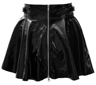 Lack Kjol Wetlook är en glänsande svart vinylkjol med dragkedja fram och hög midja. Den har en A-linje siluett med veck, vilket skapar en utsvängd look.