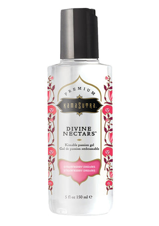 Kama Sutra Divine Nectars Bodyglide, i en klar 150 ml flaska märkt "Strawberry Dreams", har röda och rosa accenter. Denna kyssbara passionsgel förstärker din intima upplevelse med en hint av sensuellt förspel.