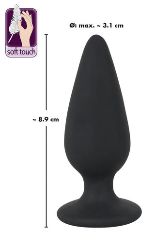 Den medium silikon analpluggen från vår kollektion, i svart, mäter 8,9 cm på höjden och 3,1 cm i bredd. Dess mjuka etikett gör den till en idealisk sexleksak.