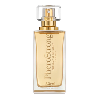 50ml PheroStrong By Night Women parfymflaska med guldfärgat spraymunstycke och genomskinligt plastlock.