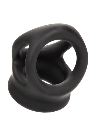 Alpha Dual Cage Penisring har en svart flytande silikonkonstruktion med en böjd design och flera öppningar, vilket skapar ett elegant och modernt utseende.