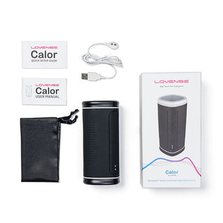 Lovense Calor-paketet har uppvärmningsfunktion för en sensationell upplevelse och inkluderar enheten, manualer, USB-kabel, hörsnäckor och en elegant svart ficka.