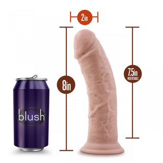 Att jämföra en lila läskburk med Dr Skin Realistisk Dildo 20 cm tillverkad av PVC: burk 8 hög, dildo 2 bred och 7,5 insättbar.