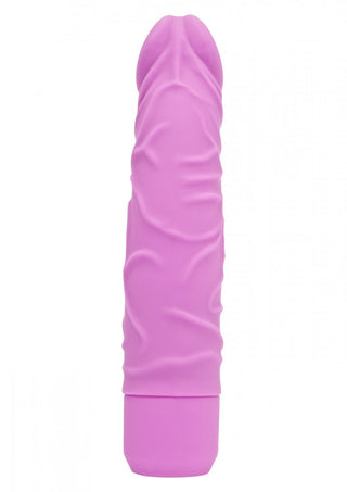 Get Real 20 cm Rosa vibrator är en lila, texturerad cylindrisk design med en rundad topp. Den står upprätt på en vit bakgrund, tillverkad av premium silikon för optimal komfort och kompatibilitet med vattenbaserat glidmedel.