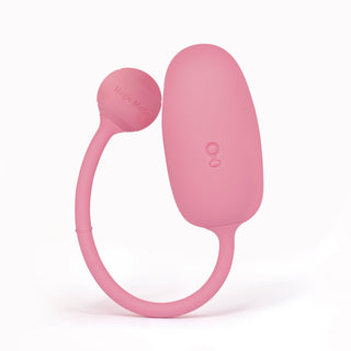 Magic Motion Kegeltränare Rosa är en rosa, äggformad massageapparat perfekt för Kegelövningar. Den innehåller en fjärrkontroll och paras med Magic Kegel-appen för prestandaspårning, allt mot en vit bakgrund.